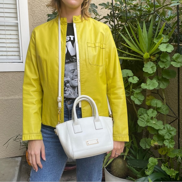 White/gold Blue Label Crestbridge of Burberry pebbled leather mine bag - Picture 1 of 16